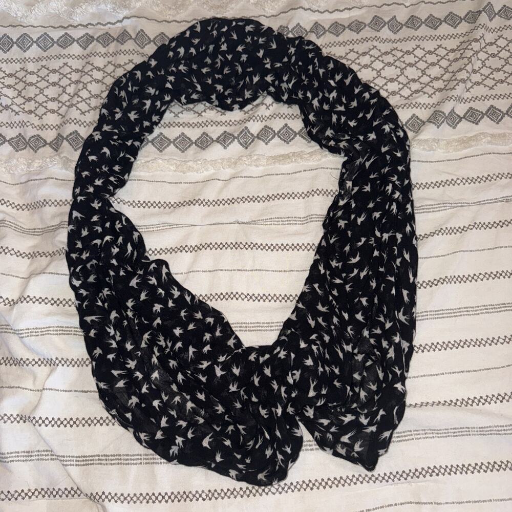 Chic Black Bird Infiniti Scarf